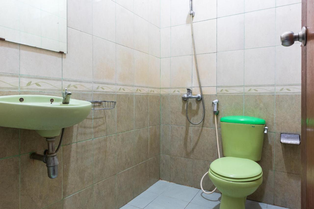 Super Oyo 1682 Greenia Hotel Kupang  Bagian luar foto