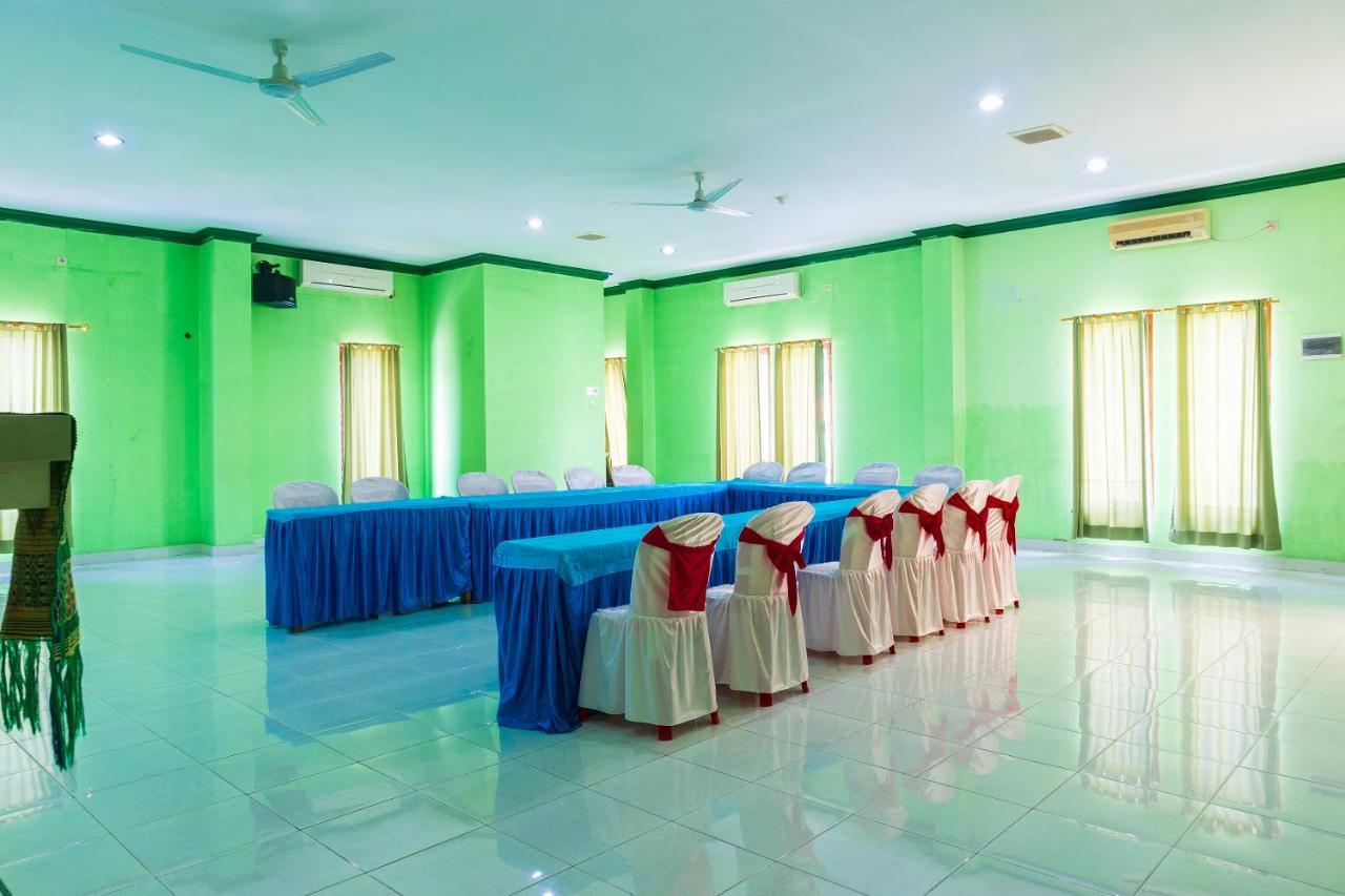 Super Oyo 1682 Greenia Hotel Kupang  Bagian luar foto